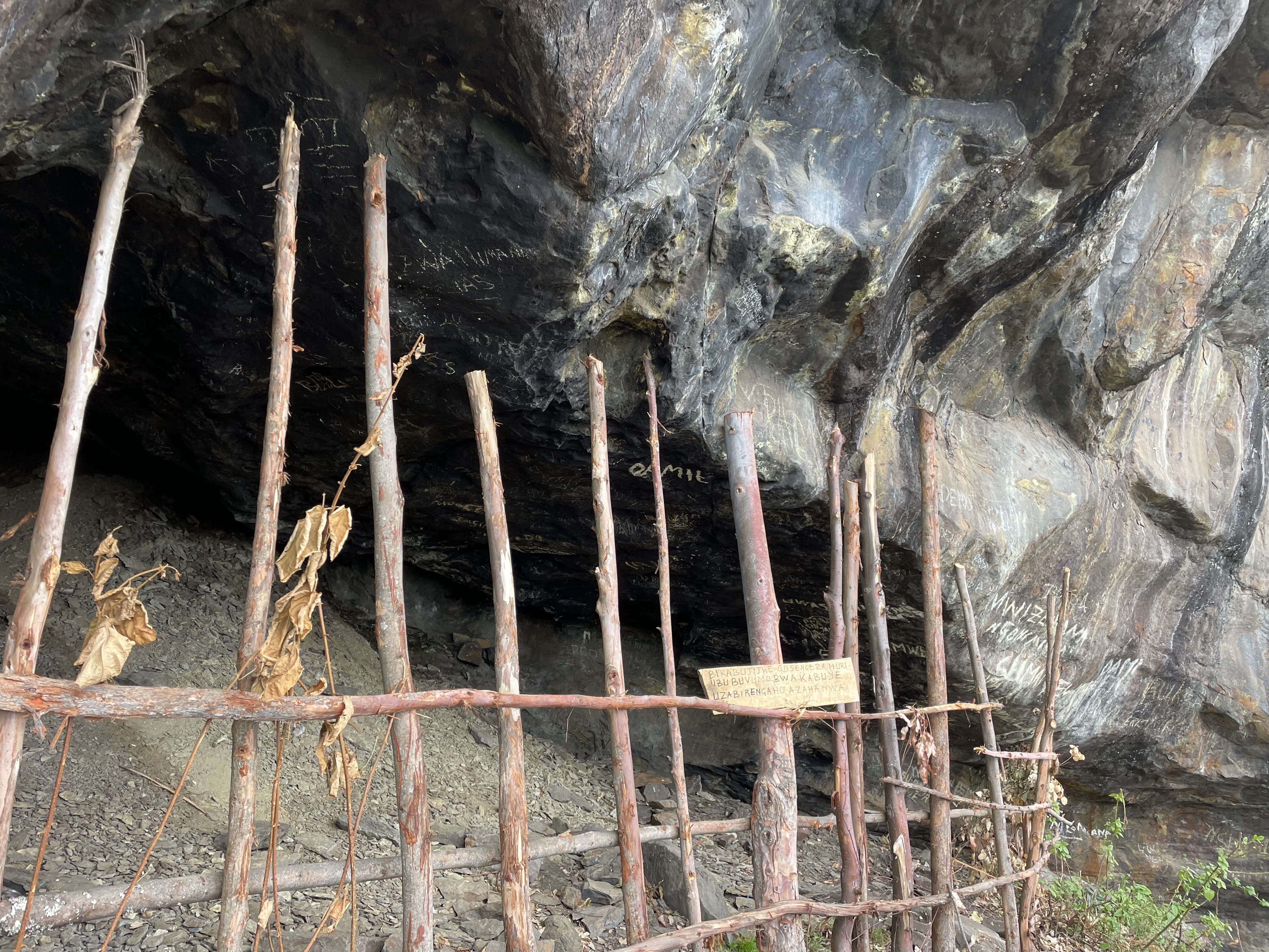 Kabuye Crevice